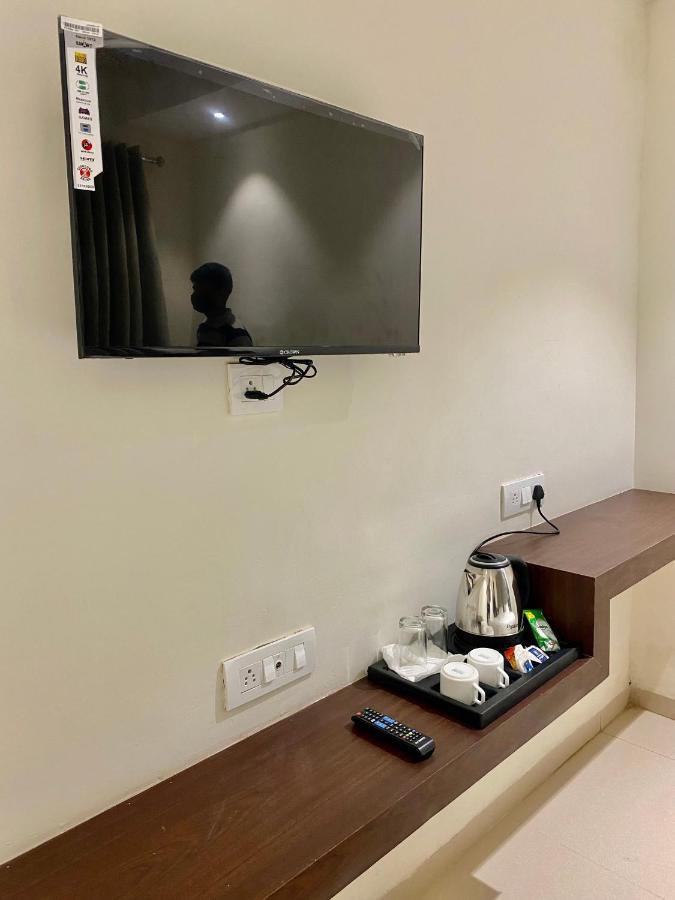 Hotel Vrindavan Palace Indore Exterior photo