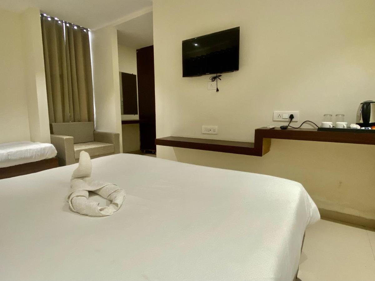 Hotel Vrindavan Palace Indore Exterior photo